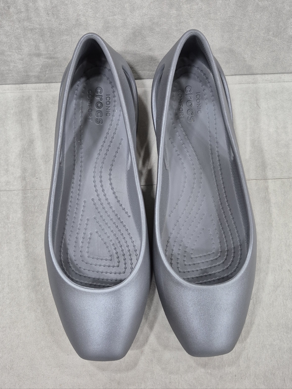 Crocs Sloane ballet flat women's 8 silvery gray square toe slip on